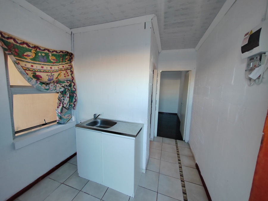 To Let 1 Bedroom Property for Rent in Clairewood Western Cape